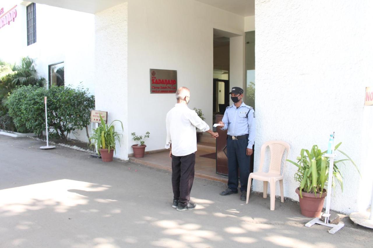 Chryso Hotels Pvt Ltd Ankleshwar Exterior foto